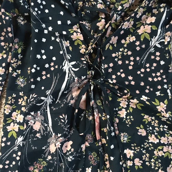 Long sleeve cold shoulder dress - Picture 6 of 8